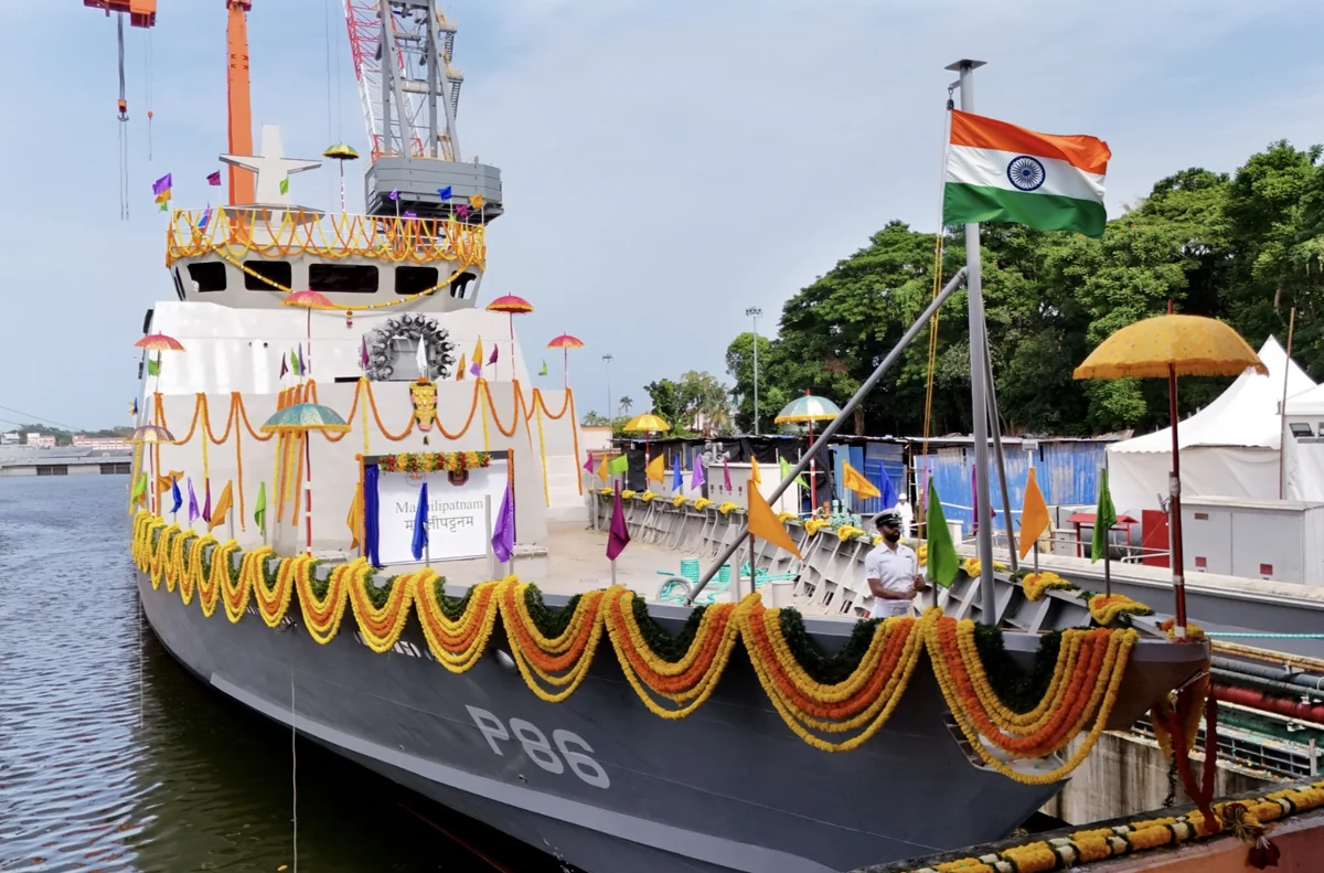 आत्मनिर्भर भारत की बड़ी कामयाबी: 80% स्वदेशी उपकरणों से लैस पनडुब्बी रोधी युद्धपोत ‘मछलीपट्टनम’ नौसेना में शामिल