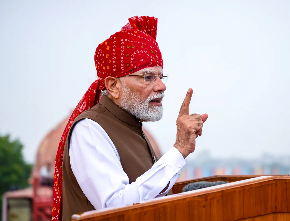 विकसित भारत का लक्ष्य: प्रधानमंत्री मोदी ने लाल किले से 2047 का रोडमैप पेश किया