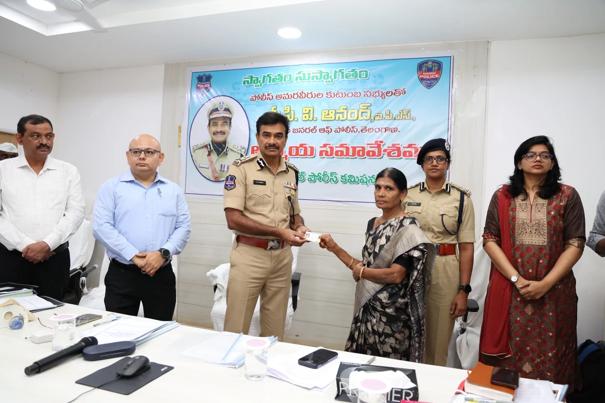 तेलंगाना: पुलिस शहीदों के परिवारों की मदद के लिए 'TG-VEER' पोर्टल लॉन्च, शिकायतों का होगा ऑनलाइन निपटारा