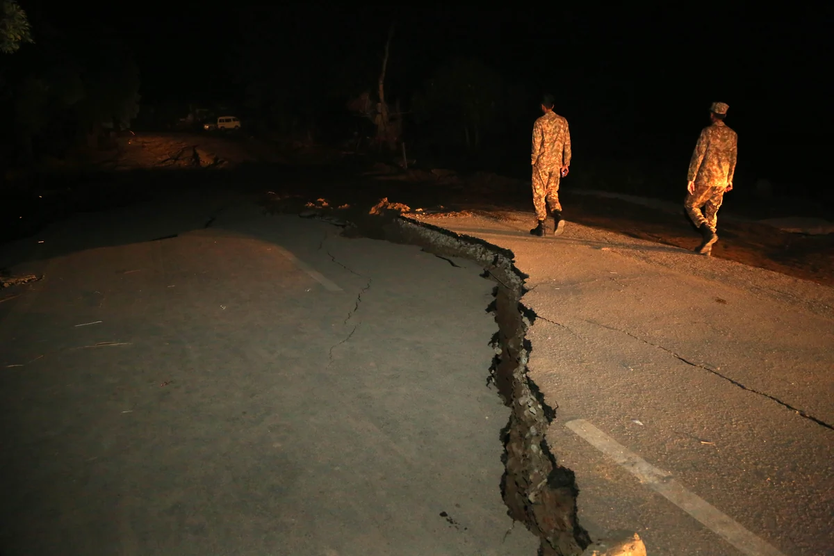 बलूचिस्तान भूकंप: खुजदार में 5.9 तीव्रता के झटकों से तबाही, चट्टान गिरने से एक की मौत, कई घर क्षतिग्रस्त