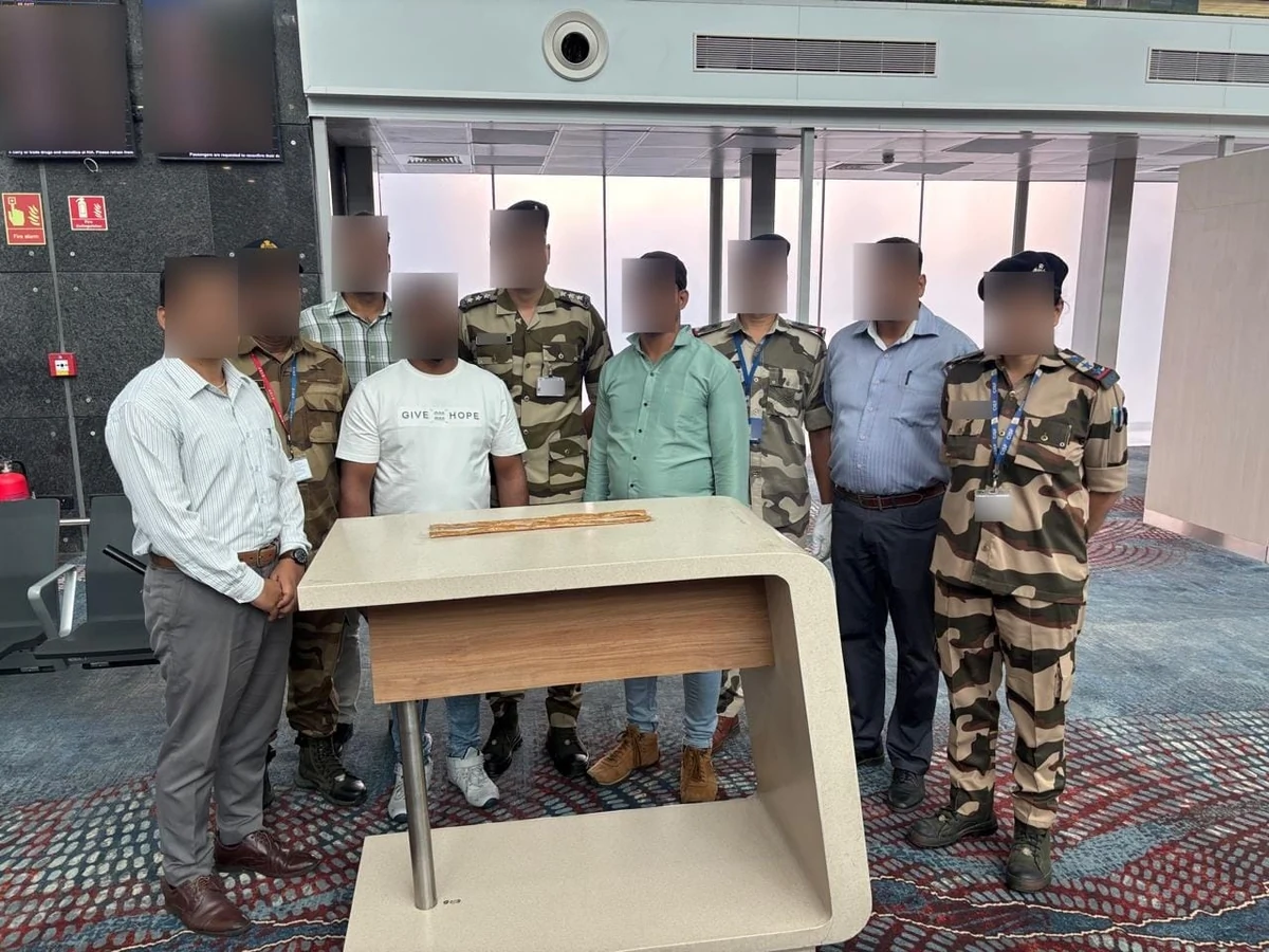 बेंगलुरु एयरपोर्ट: बैंकॉक से आए दो यात्रियों की पैंट में मिला 260 ग्राम सोना, CISF ने पकड़ा