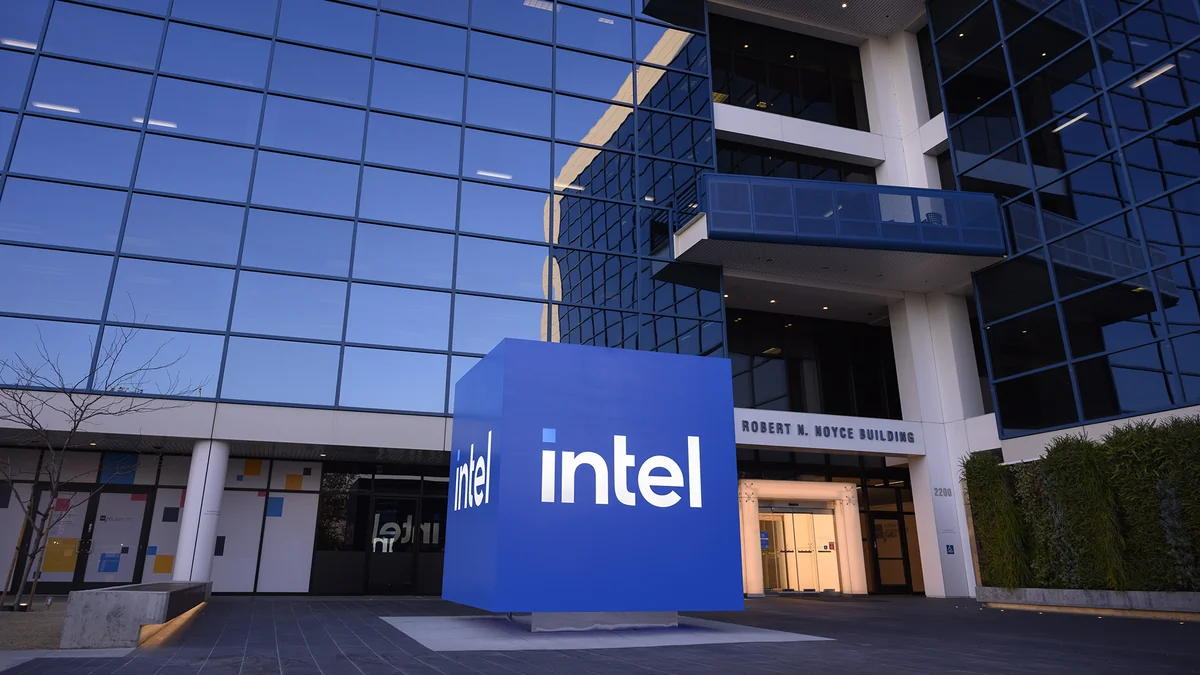 AI की लहर पर सवार Intel: दूसरी तिमाही में उम्मीद से ज़्यादा कमाई, रेवेन्यू 25% बढ़ा