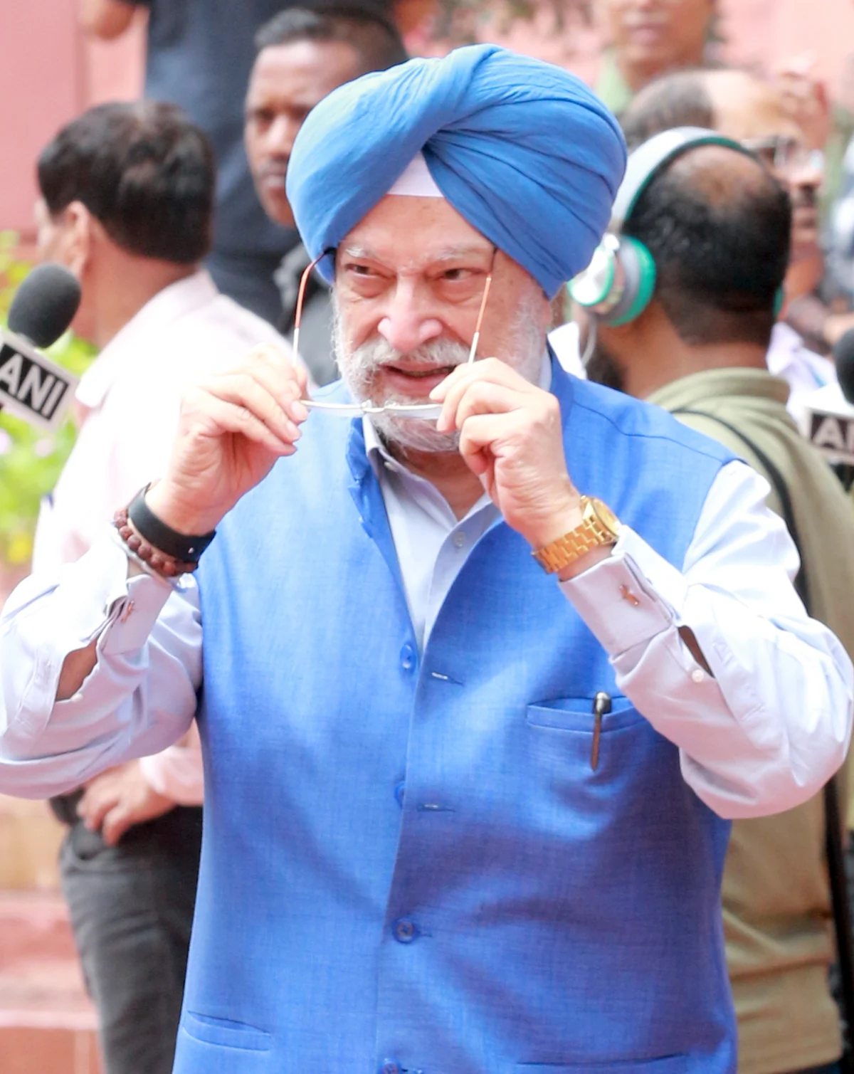 मध्य प्रदेश: हरदीप पुरी की राज्यसभा उम्मीदवारी पर BJP-कांग्रेस में छिड़ा घमासान, एक-दूसरे पर लगाए गंभीर आरोप