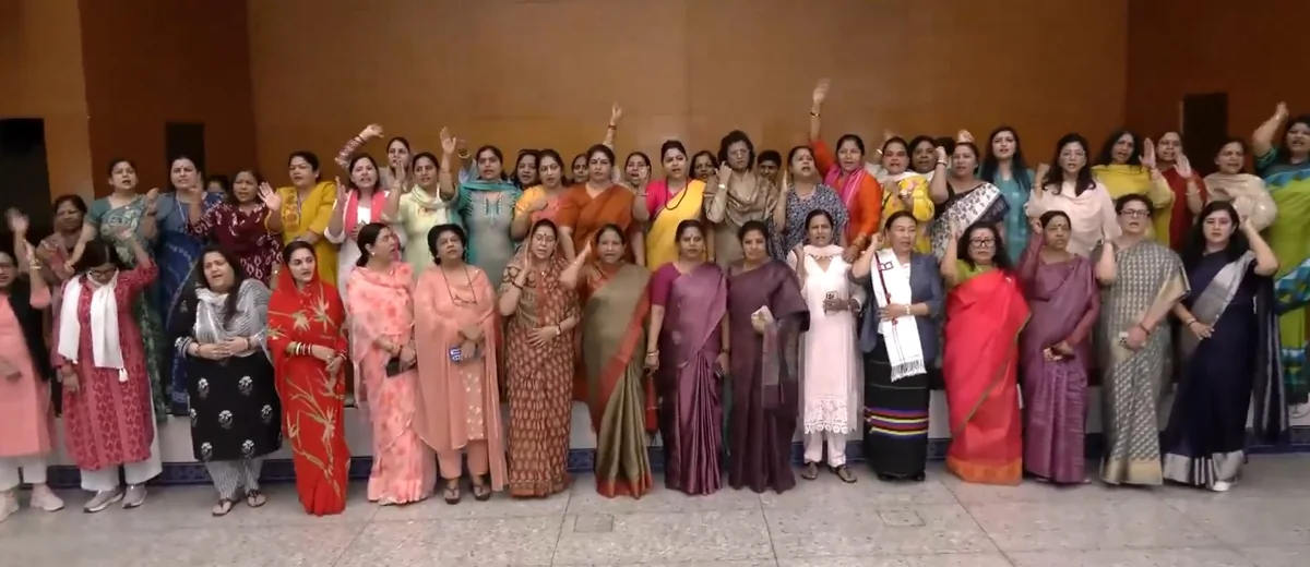 JNU यौन उत्पीड़न मामला: कांग्रेस सांसद बिमोल अकोइजम के इस्तीफे की मांग, BJP महिला सांसद राष्ट्रपति से मिलेंगी