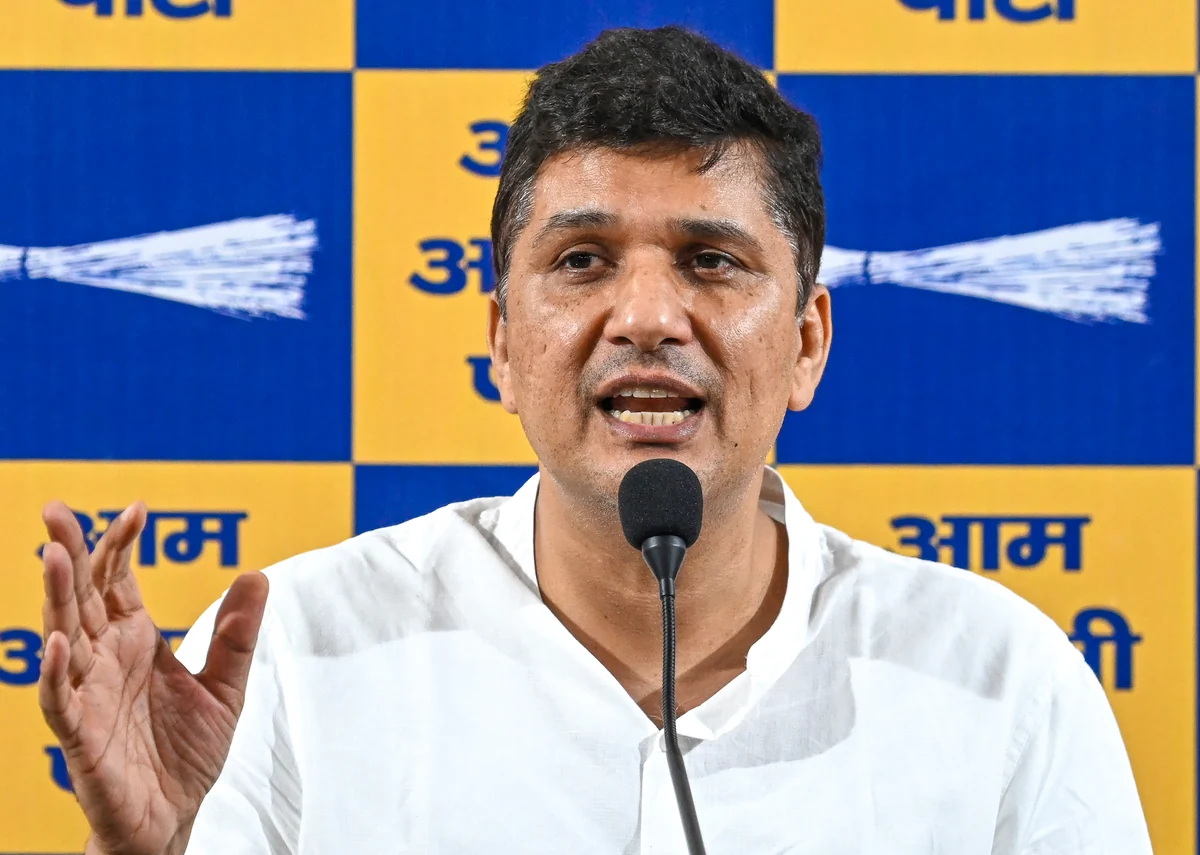 सत्य निकेतन बिल्डिंग हादसा: AAP ने उठाए गंभीर सवाल — बचाव में देरी और मोबाइल जैमर पर प्रशासन को घेरा