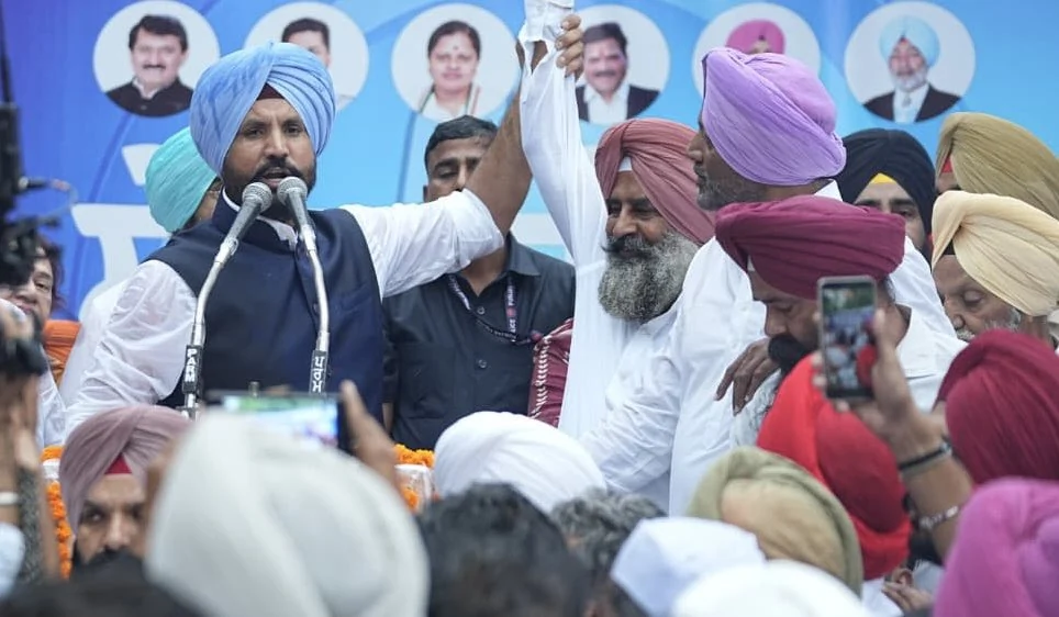 पंजाब: लुधियाना की वोटर लिस्ट में शहीद भगत सिंह की तस्वीर, कांग्रेस ने उठाए गंभीर सवाल