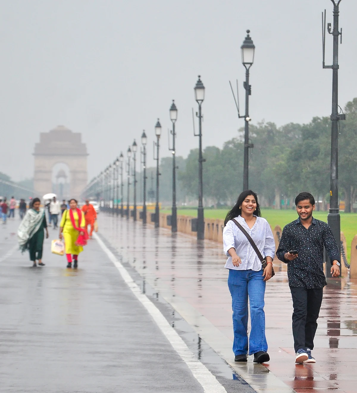 दिल्ली-NCR: बारिश रुकते ही हवा फिर हुई जहरीली, ग्रेटर नोएडा में AQI 'बहुत खराब' श्रेणी में