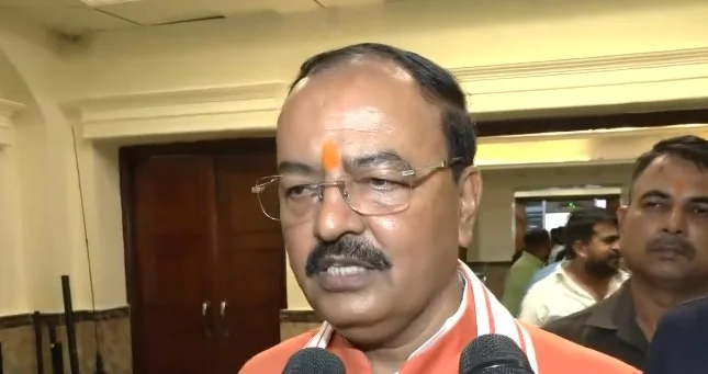 यूपी: मदरसों में ग्रेजुएशन-पोस्ट ग्रेजुएशन बंद करने की तैयारी, केशव प्रसाद मौर्य का बयान