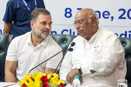 राम मंदिर दान चोरी मामला: राहुल-खड़गे के पत्र पर NDA-INDIA गठबंधन में घमासान, स्वतंत्र जांच की मांग तेज