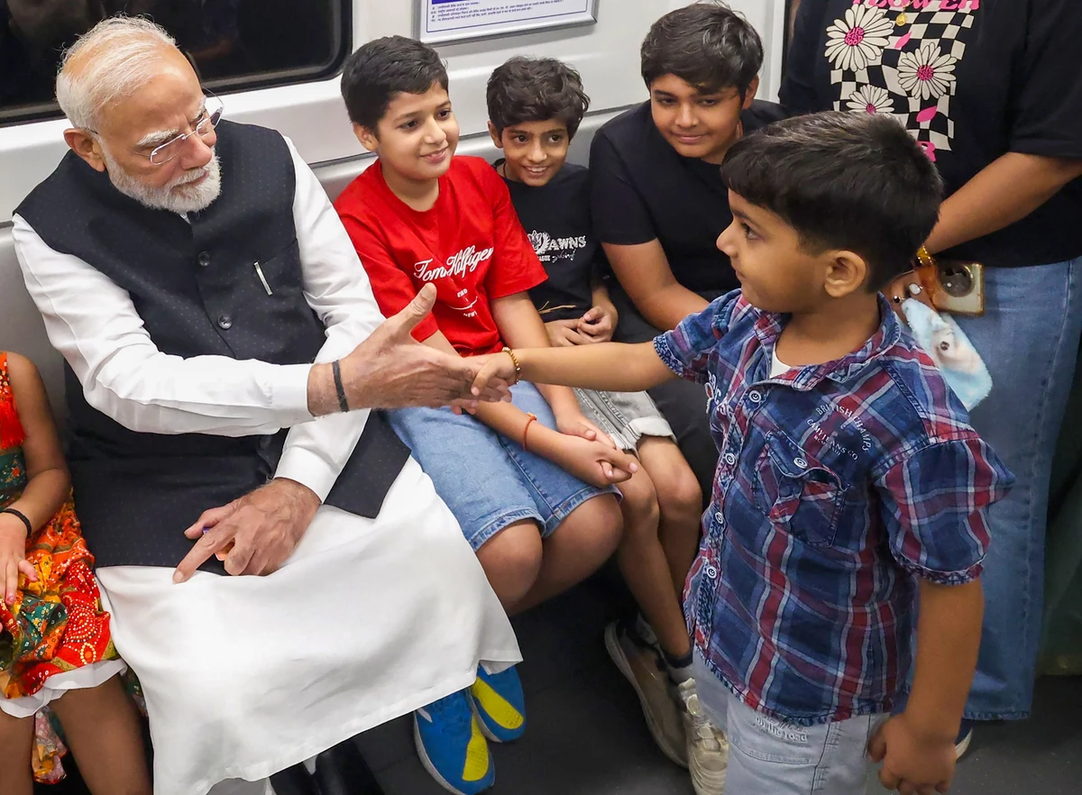 श्री राम कॉलेज ऑफ कॉमर्स के 100 साल पूरे, प्रधानमंत्री मोदी ने मेट्रो से पहुंचकर समारोह में लिया हिस्सा