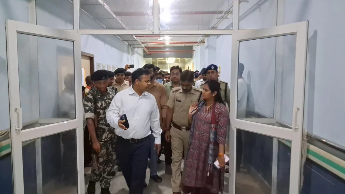 गोपालगंज: घर में दीया जलाते समय सिलेंडर फटा, महिलाओं-बच्चों समेत 20 लोग झुलसे, 5 की हालत गंभीर