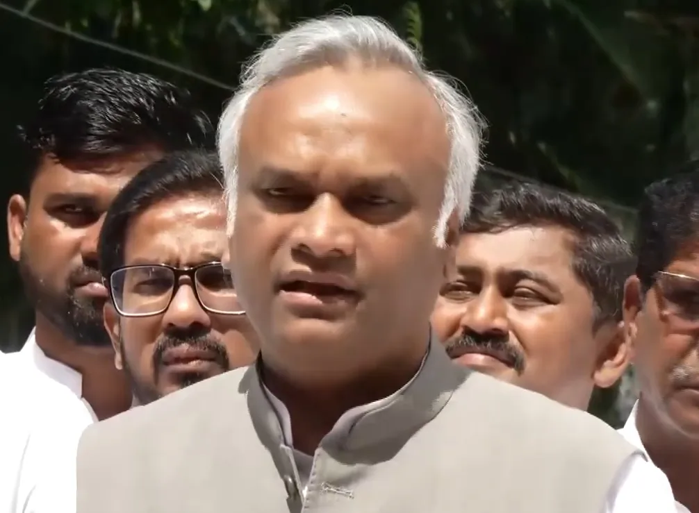 राहुल गांधी पर 'शुद्धिकरण यज्ञ' को लेकर FIR, प्रियांक खड़गे ने बताया राजनीति से प्रेरित