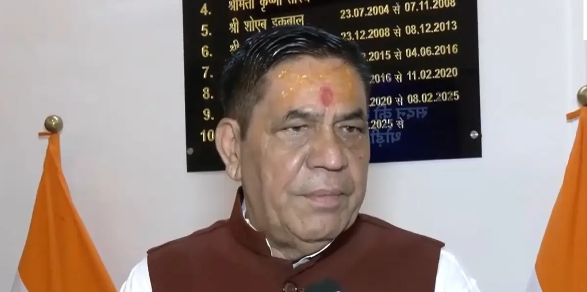 CAG रिपोर्ट पर दिल्ली में सियासी घमासान, भाजपा ने केजरीवाल सरकार पर लगाए भ्रष्टाचार के गंभीर आरोप