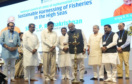 गहरे समुद्र में मछली पकड़ने का नया दौर: राष्ट्रीय कार्यक्रम शुरू, मछुआरों को मिलेंगे अधिकार पत्र