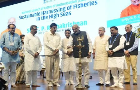 गहरे समुद्र में मछली पकड़ने का नया दौर: राष्ट्रीय कार्यक्रम शुरू, मछुआरों को मिलेंगे अधिकार पत्र