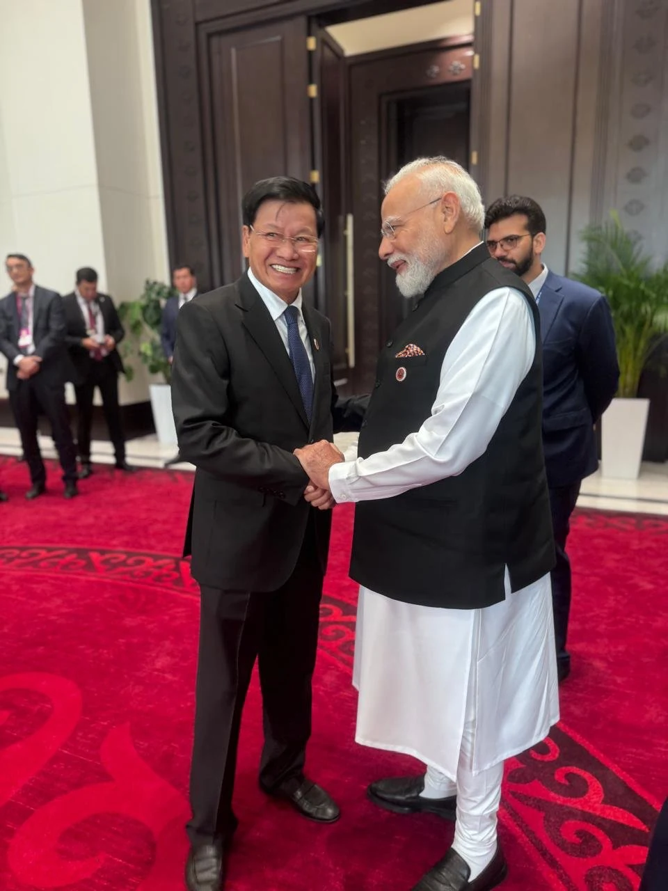 SCO समिट: प्रधानमंत्री मोदी ने ताजिकिस्तान और लाओस के राष्ट्रपतियों से की द्विपक्षीय वार्ता