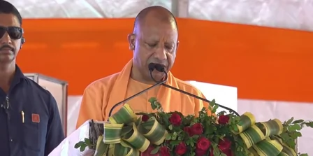 शामली में ₹581 करोड़ की सौगात, CM योगी ने विपक्ष को 'जिन्ना का उपासक' बताकर साधा निशाना