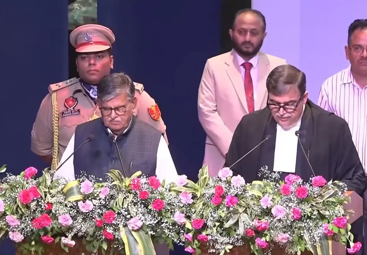 पंजाब-हरियाणा हाईकोर्ट के नए मुख्य न्यायाधीश ने ली शपथ, नियुक्ति पर विवाद के बीच सीएम भगवंत मान रहे गैर-मौजूद