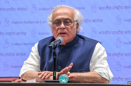 संसद में दो-तिहाई बहुमत जुटाने की कोशिश में सरकार, विपक्ष को एकजुट रखने में जुटी कांग्रेस