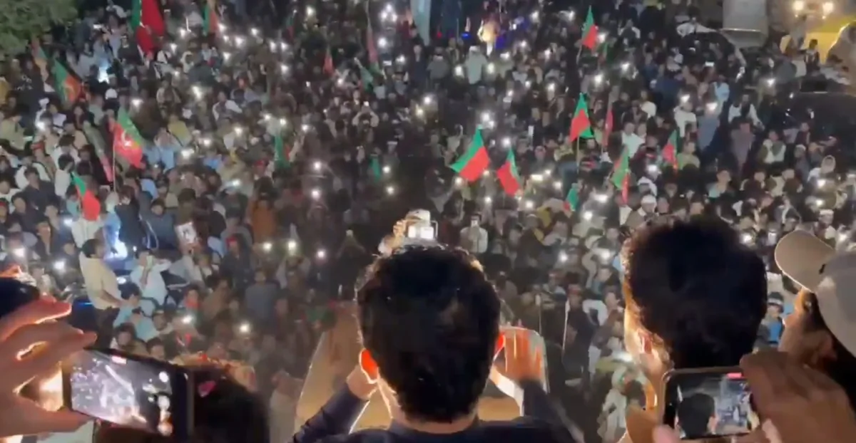 इमरान खान की पार्टी PTI को मिला वकीलों का साथ, मार्च और मांगों का किया समर्थन