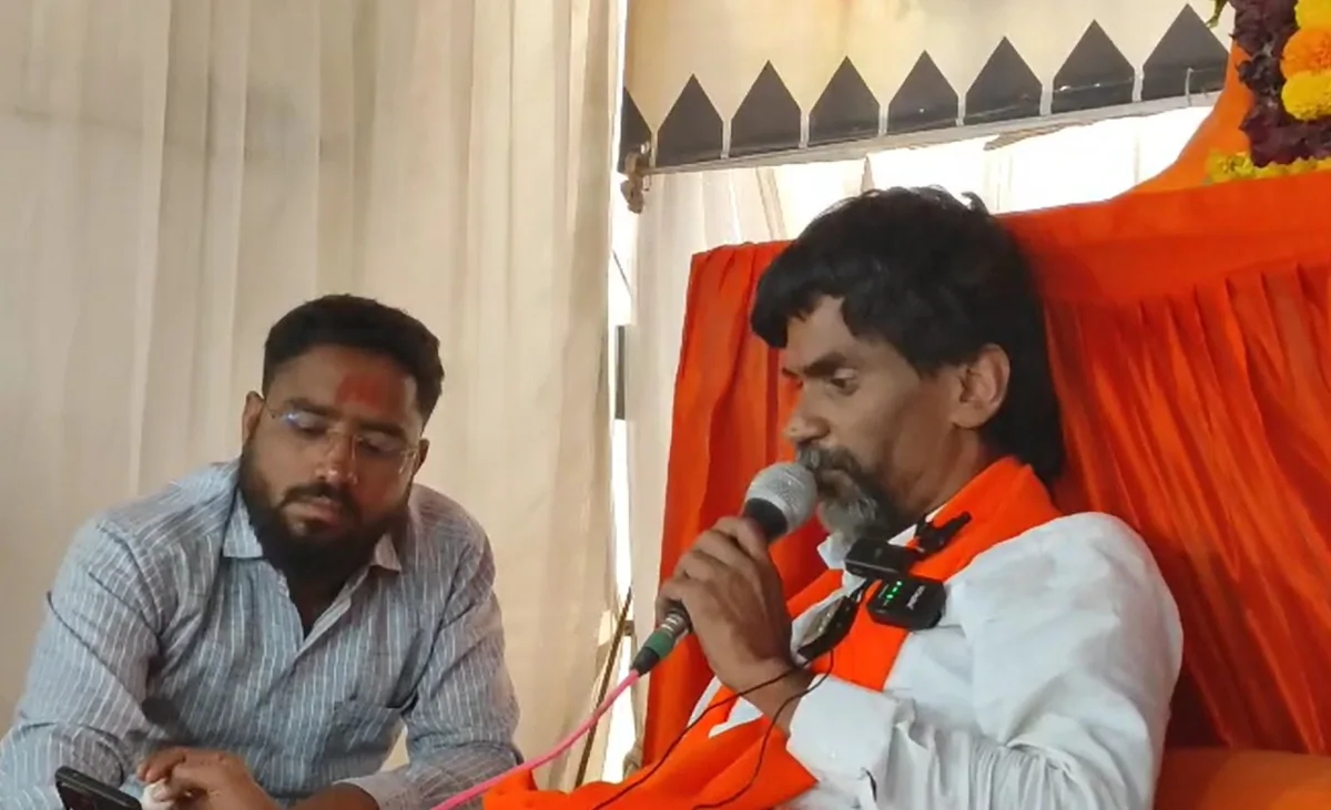 अनशन पर बैठे मनोज जरांगे ने अपनी ब्लड शुगर रिपोर्ट पर उठाए सवाल, जांच में पारदर्शिता की मांग