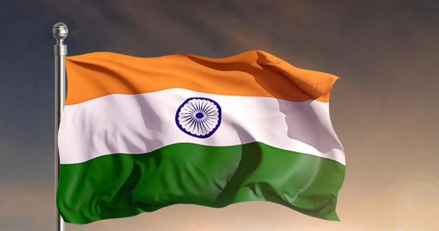 उत्तर प्रदेश: 'हर घर तिरंगा' अभियान से जुड़ी 30,000 महिलाएं, बना चुकी हैं 1.90 करोड़ झंडे