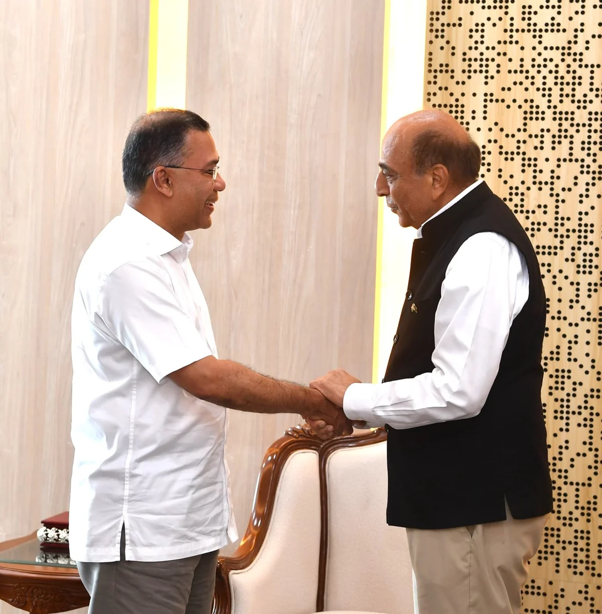 भारत-बांग्लादेश संबंध: उच्चायुक्त दिनेश त्रिवेदी की पीएम तारिक रहमान से पहली मुलाकात, द्विपक्षीय सहयोग पर हुई चर्चा