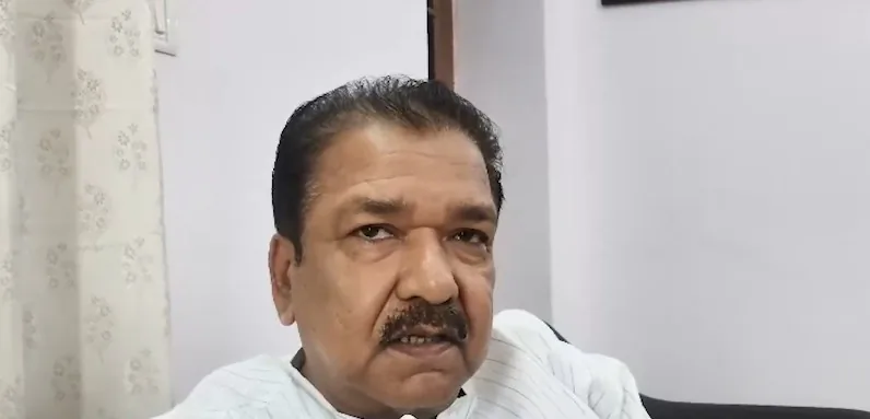 NEET पेपर लीक: प्रदर्शनकारी छात्रों पर से केस वापस लेने पर बिहार में NDA और विपक्ष में श्रेय लेने की होड़