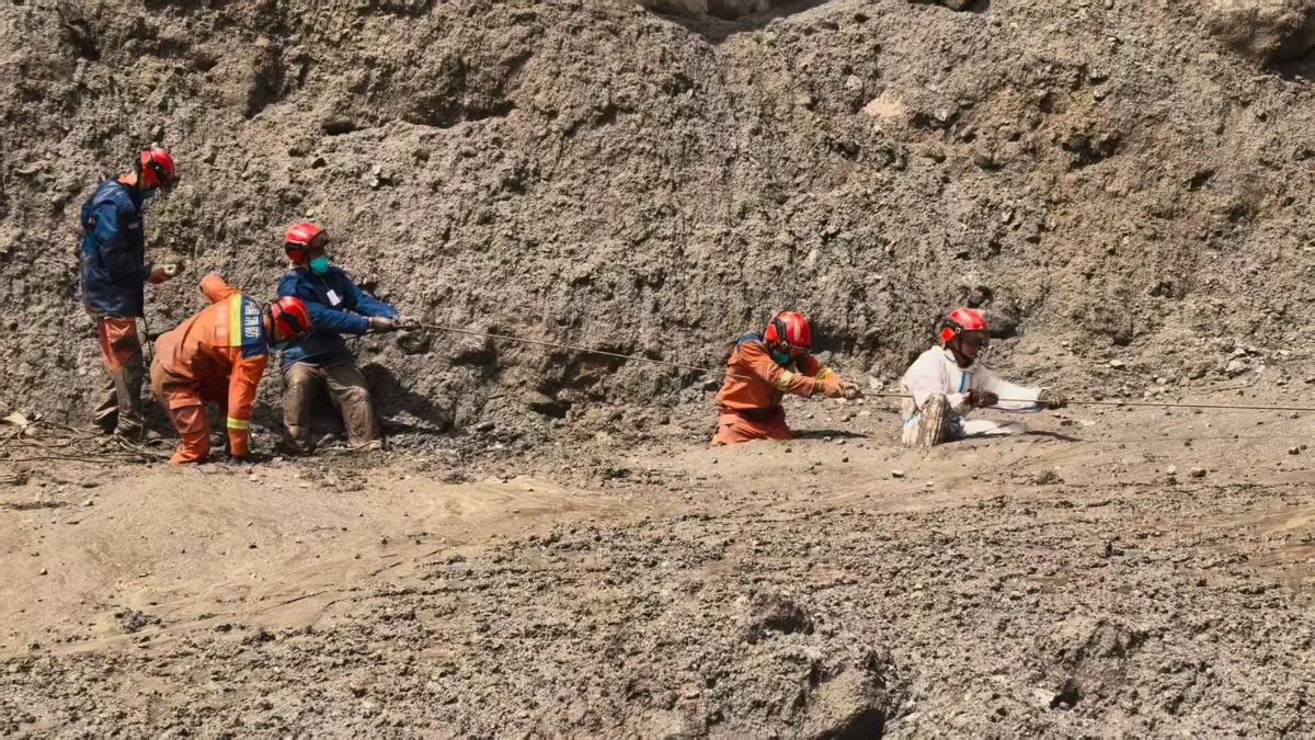 नेपाल-तिब्बत बाढ़ त्रासदी: लापता लोगों के परिजनों को ईशा फाउंडेशन ने दी जानकारी, जीवित बचने की उम्मीद कम