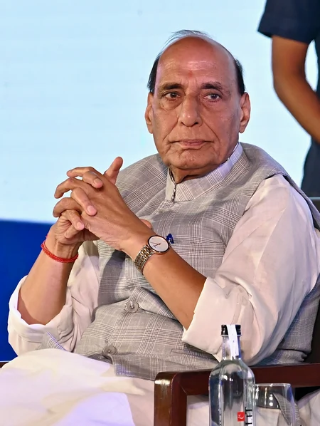 रक्षा क्षेत्र में आत्मनिर्भरता: राजनाथ सिंह ने कहा- 12 साल में बदली पुरानी सोच, अब निर्यातक बनने का लक्ष्य