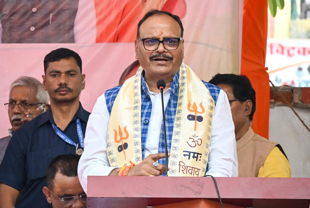 सपा पर ब्रजेश पाठक का बड़ा हमला: 'ब्राह्मणों का वोट चाहिए, लेकिन सत्ता सिर्फ परिवार के लिए'