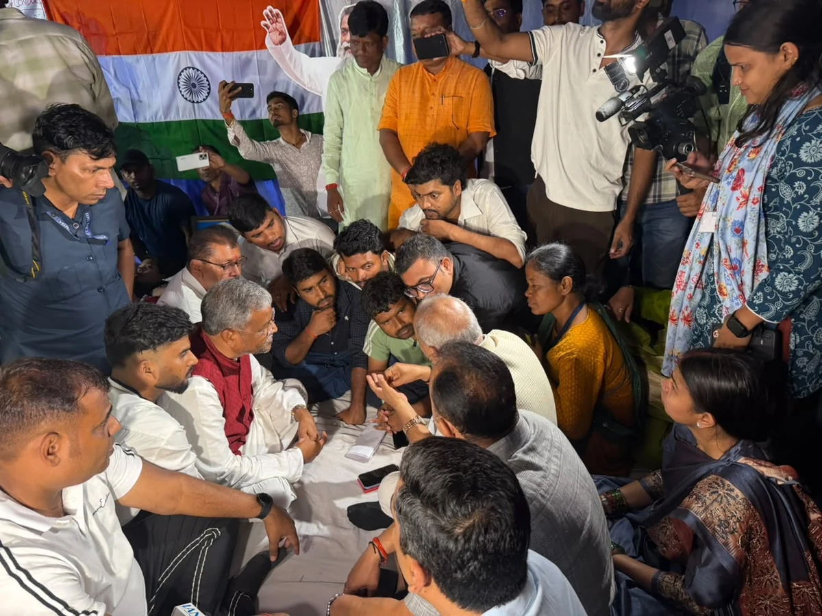 झारखंड: भर्ती परीक्षाओं में धांधली के आरोप, बाबूलाल मरांडी ने आंदोलनकारी छात्रों से मिलकर CBI जांच की मांग उठाई