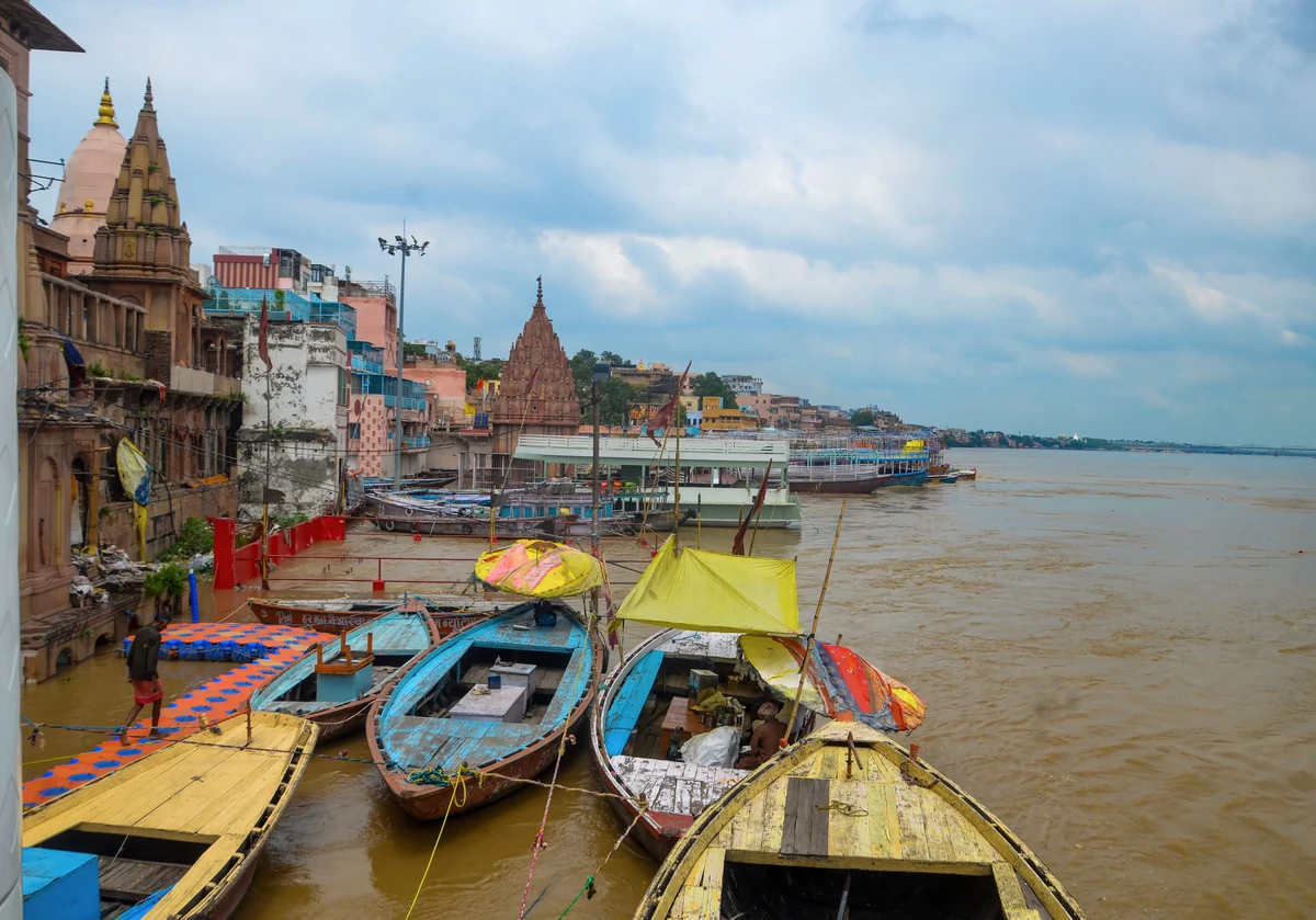 वाराणसी में बाढ़ का जायजा लेने पहुंचे सीएम योगी, राहत कार्यों की करेंगे समीक्षा