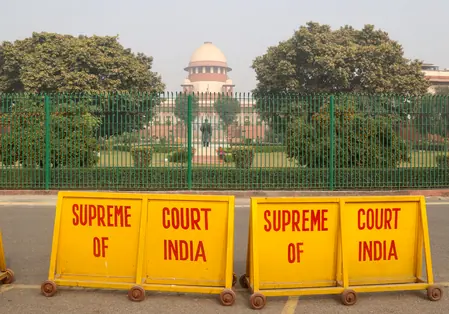 सुप्रीम कोर्ट: 9वीं कक्षा में तीसरी भाषा थोपना छात्रों पर अनावश्यक दबाव, इसे छठी से शुरू करें