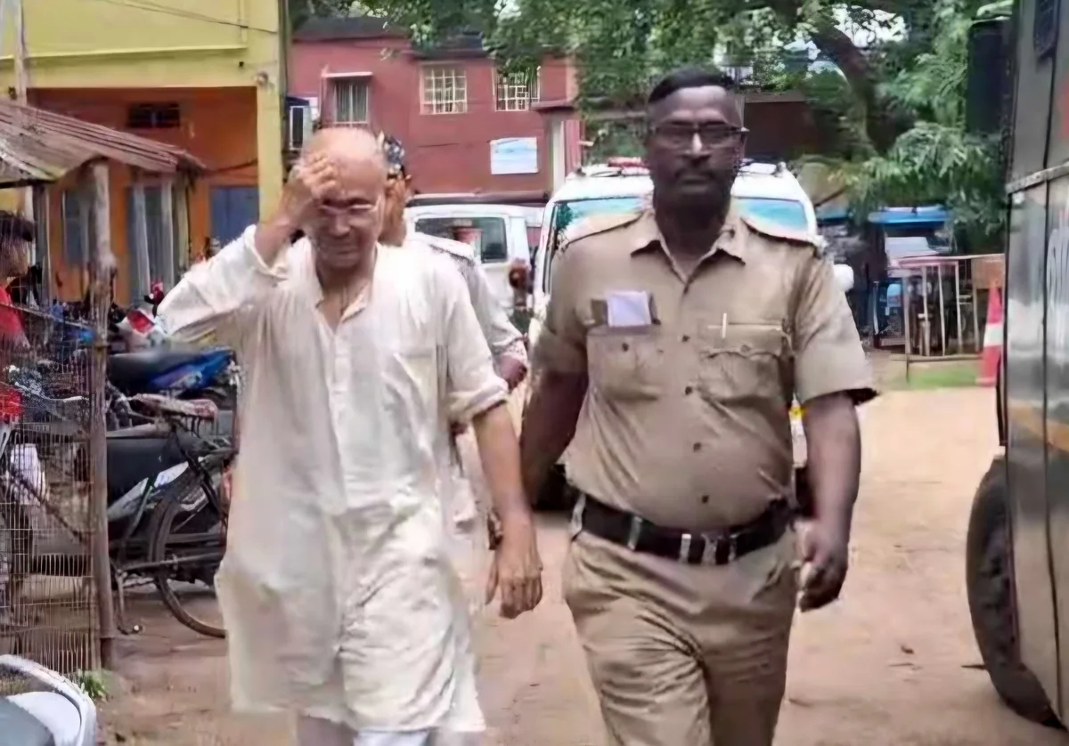पश्चिम बंगाल: नौकरी के बदले लाखों की ठगी के आरोप में TMC नेता राजीब घोषाल गिरफ्तार, अभिषेक बनर्जी के करीबी माने जाते हैं