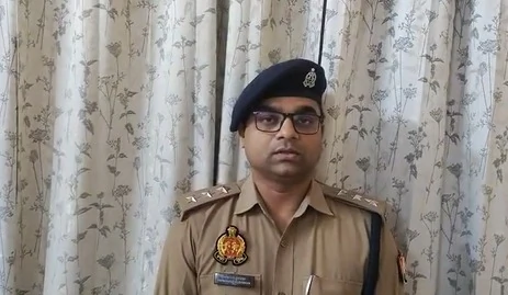 जौनपुर: काशी विश्वनाथ के दर्शन कर लौट रहे उन्नाव के श्रद्धालुओं की कार ट्रक से टकराई, दो की मौत