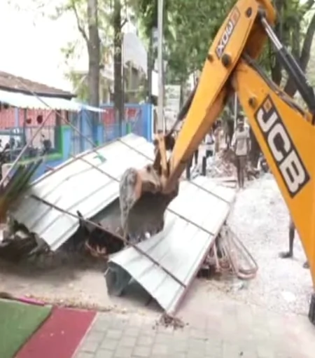 बेंगलुरु में फुटपाथों पर अतिक्रमण के खिलाफ बड़ा अभियान, हर साल 300 पैदल यात्रियों की मौत का हवाला