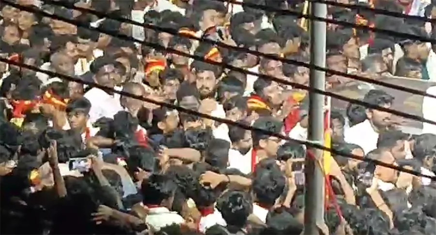 करूर भगदड़: सुप्रीम कोर्ट ने पीड़ितों के परिजनों को सरकारी नौकरी देने का रास्ता खोला, हाईकोर्ट के फैसले पर रोक