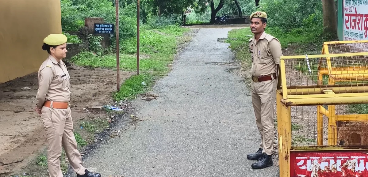 प्रयागराज: सड़क हादसे में मारे गए अतीक अहमद के बेटे अबान को आज कसारी-मसारी में दफनाया जाएगा