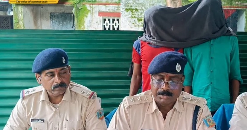झारखंड: जमीन विवाद में पति-पत्नी और बेटे की हत्या, 7 दिन बाद आंगन से मिले शव, दो गिरफ्तार