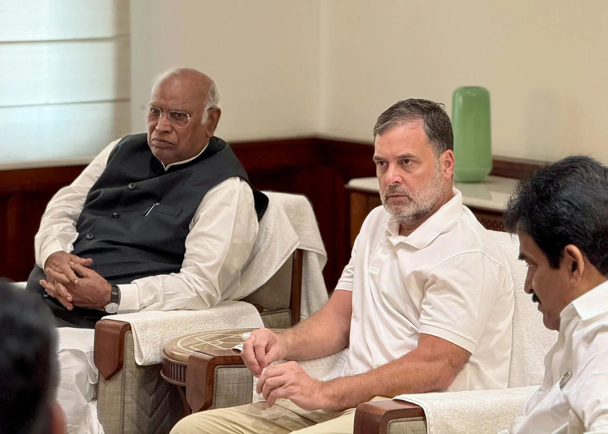 मुख्य चुनाव आयुक्त को हटाने की रणनीति: 30 सितंबर को दिल्ली में जुटेंगे 'इंडी' गठबंधन के दिग्गज
