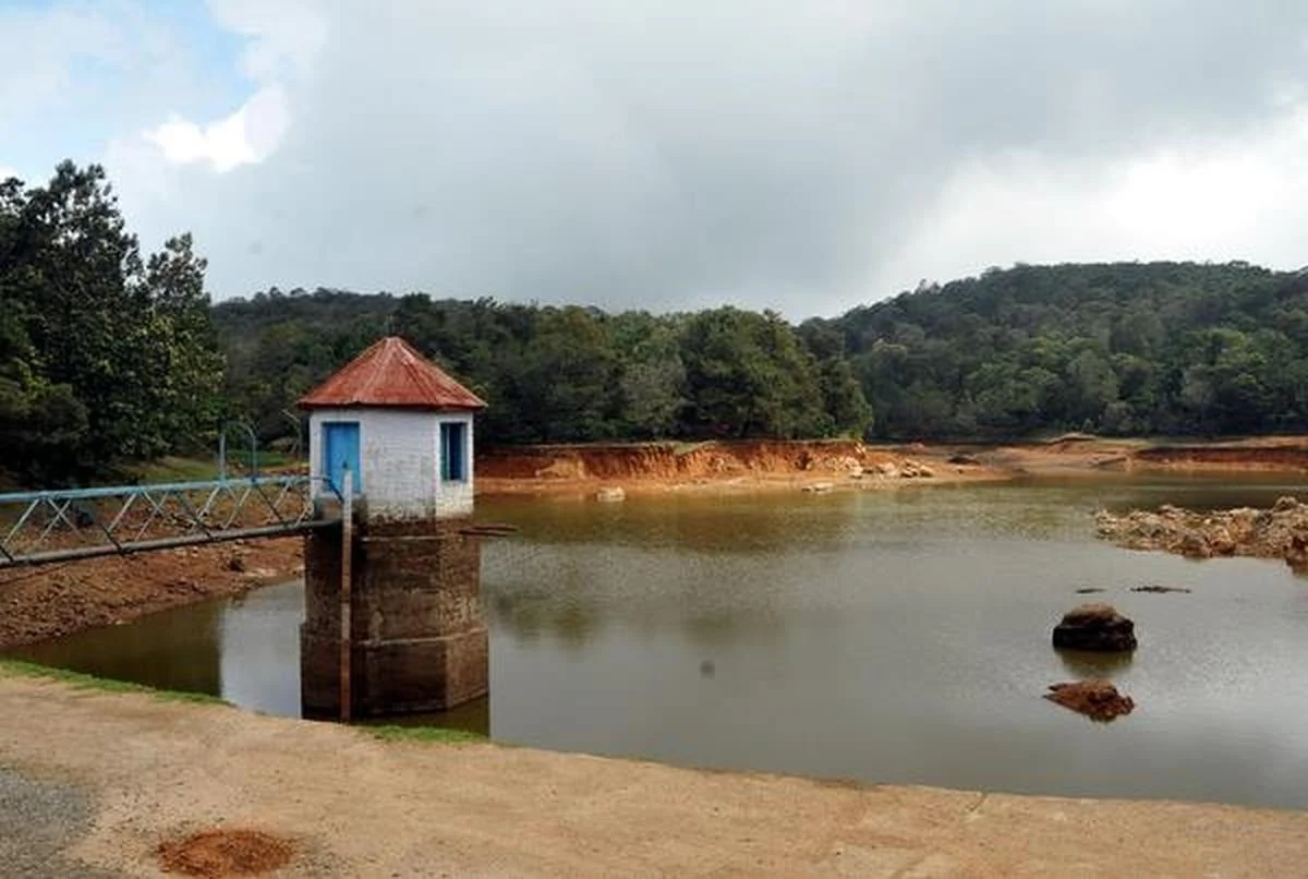 तमिलनाडु: भारी जल संकट से जूझ रहा कोडैकनाल, जलाशय सूखे, पर्यटक परेशान