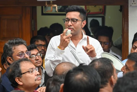 अभिषेक बनर्जी के पार्टी ऑफिस पर तोड़फोड़: कलकत्ता हाईकोर्ट में रविवार को होगी तत्काल सुनवाई