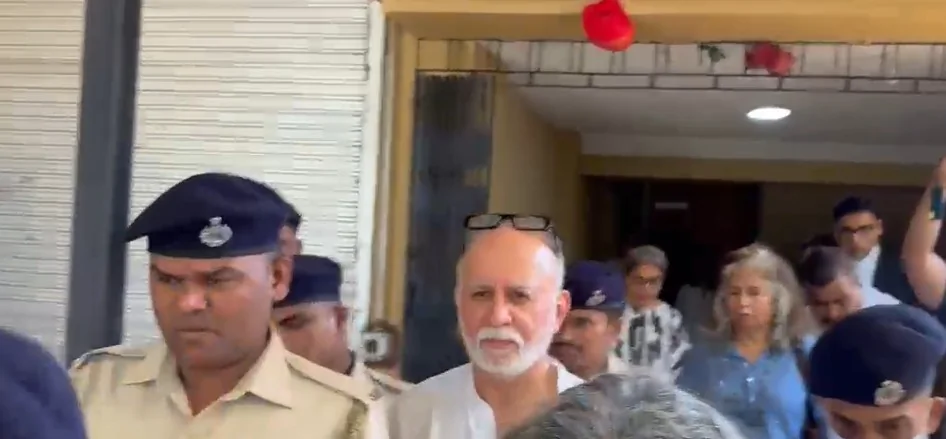 दुष्कर्म मामला: तरुण तेजपाल ने गोवा की अदालत में सरेंडर किया, भेजे गए कोलवाले जेल