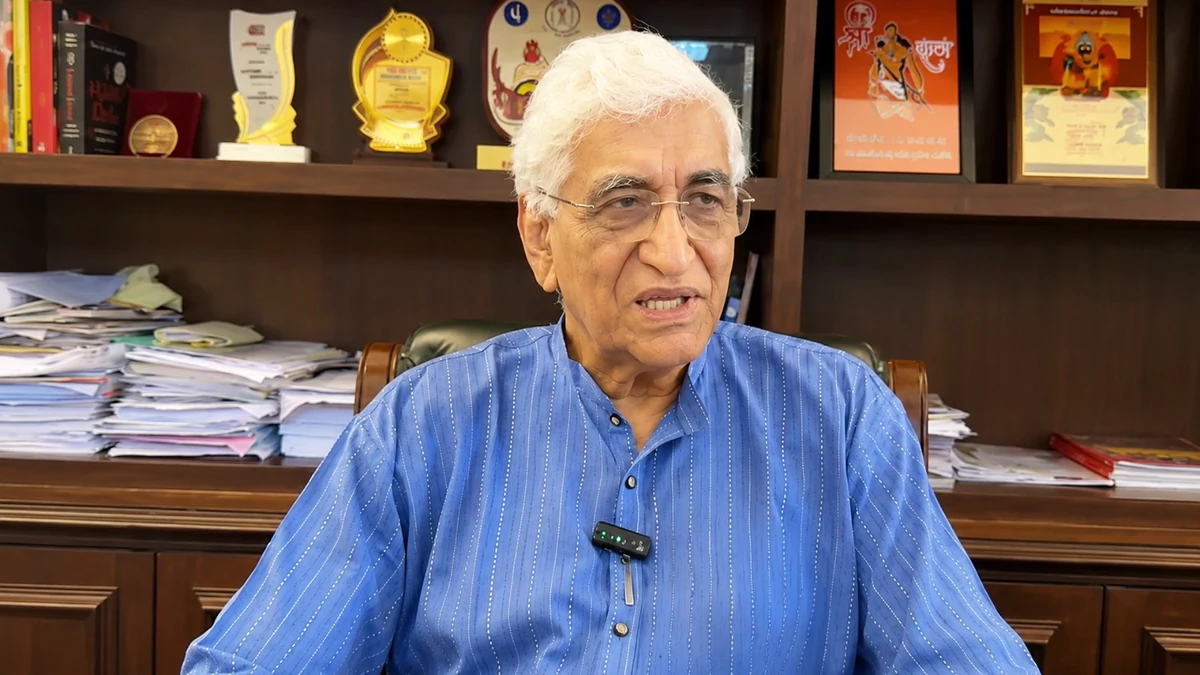 राम मंदिर ट्रस्ट में नए CEO की नियुक्ति पर सियासत, सपा और कांग्रेस के नेताओं ने उठाए सवाल