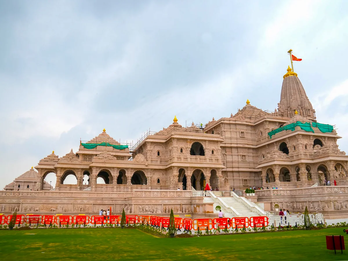 श्रीराम मंदिर चंदा मामला: सुप्रीम कोर्ट ने SIT से दो हफ़्तों में मांगी स्टेटस रिपोर्ट, फ़ोरेंसिक ऑडिट के दिए संकेत