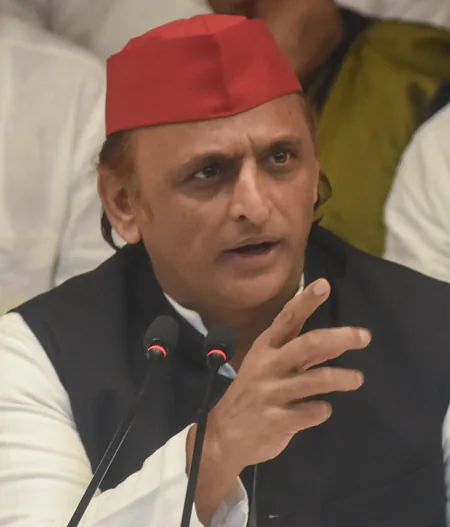अखिलेश यादव का योगी सरकार पर बड़ा हमला: AI से बदनामी, भ्रष्टाचार और एक्सप्रेस-वे की गुणवत्ता पर उठाए गंभीर सवाल