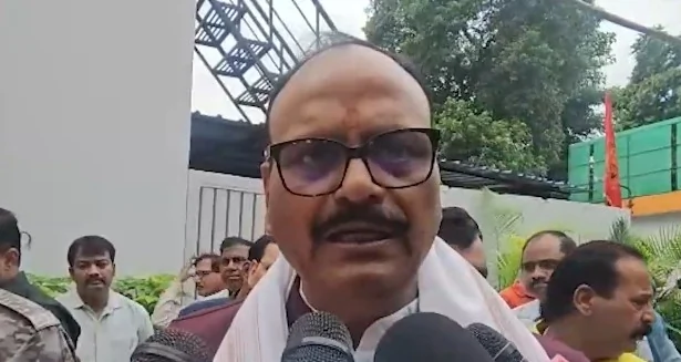 उत्तर प्रदेश: वायरल बुखार और स्वाइन फ्लू के बढ़ते मामलों पर सरकार सतर्क, अस्पतालों को निर्देश जारी
