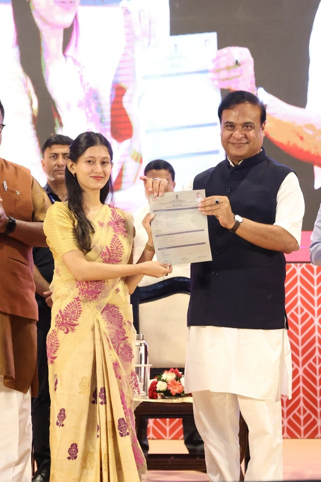 असम की 'निजुत मोइना' योजना: शिक्षा के ज़रिए बाल विवाह रोकने की पहल