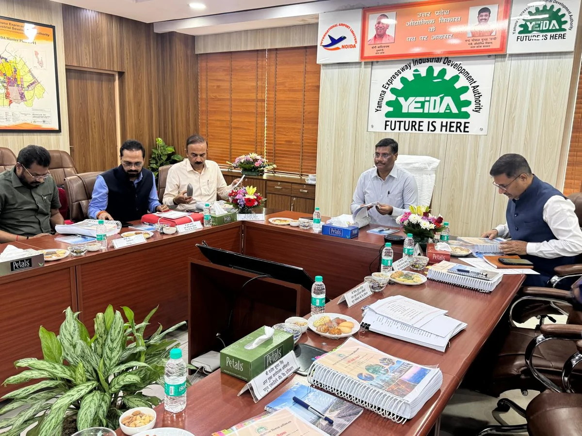 नोएडा एयरपोर्ट के पास विकास की नई लहर: मेडिकल पार्क से ताइवान सिटी तक, यीडा की बैठक में कई बड़ी परियोजनाओं को हरी झंडी